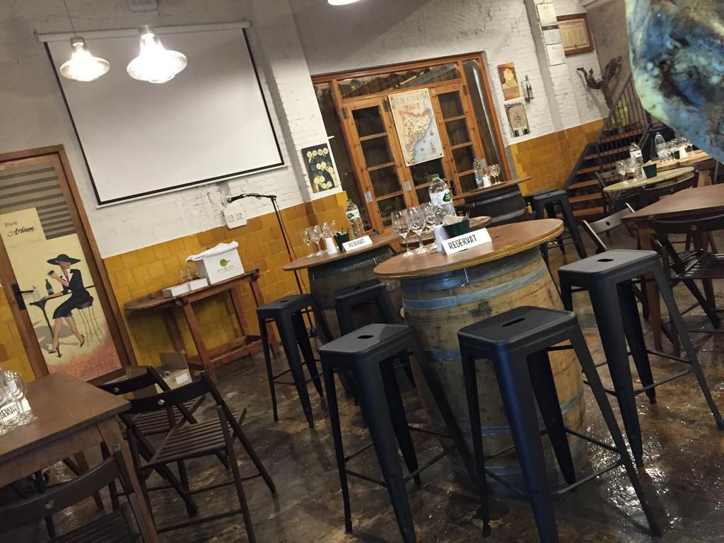 La ruta del vi de la DO Pla del Bages - HORARIS WINE BARS